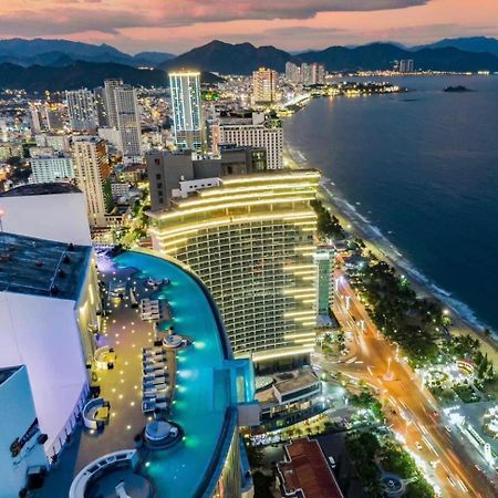 Panorama Oceanfront Suite Nha Trang Exteriér fotografie