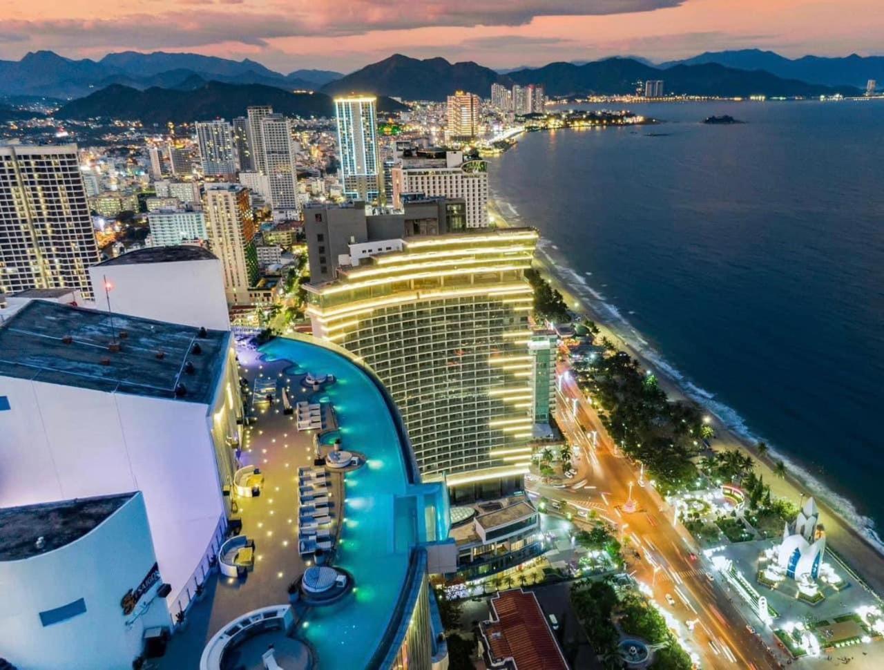 Panorama Oceanfront Suite Nha Trang Exteriér fotografie