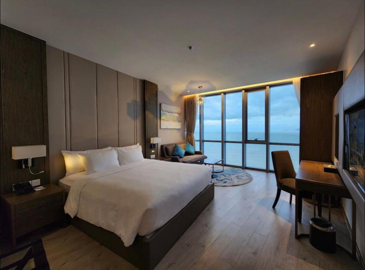 Panorama Oceanfront Suite Nha Trang Exteriér fotografie