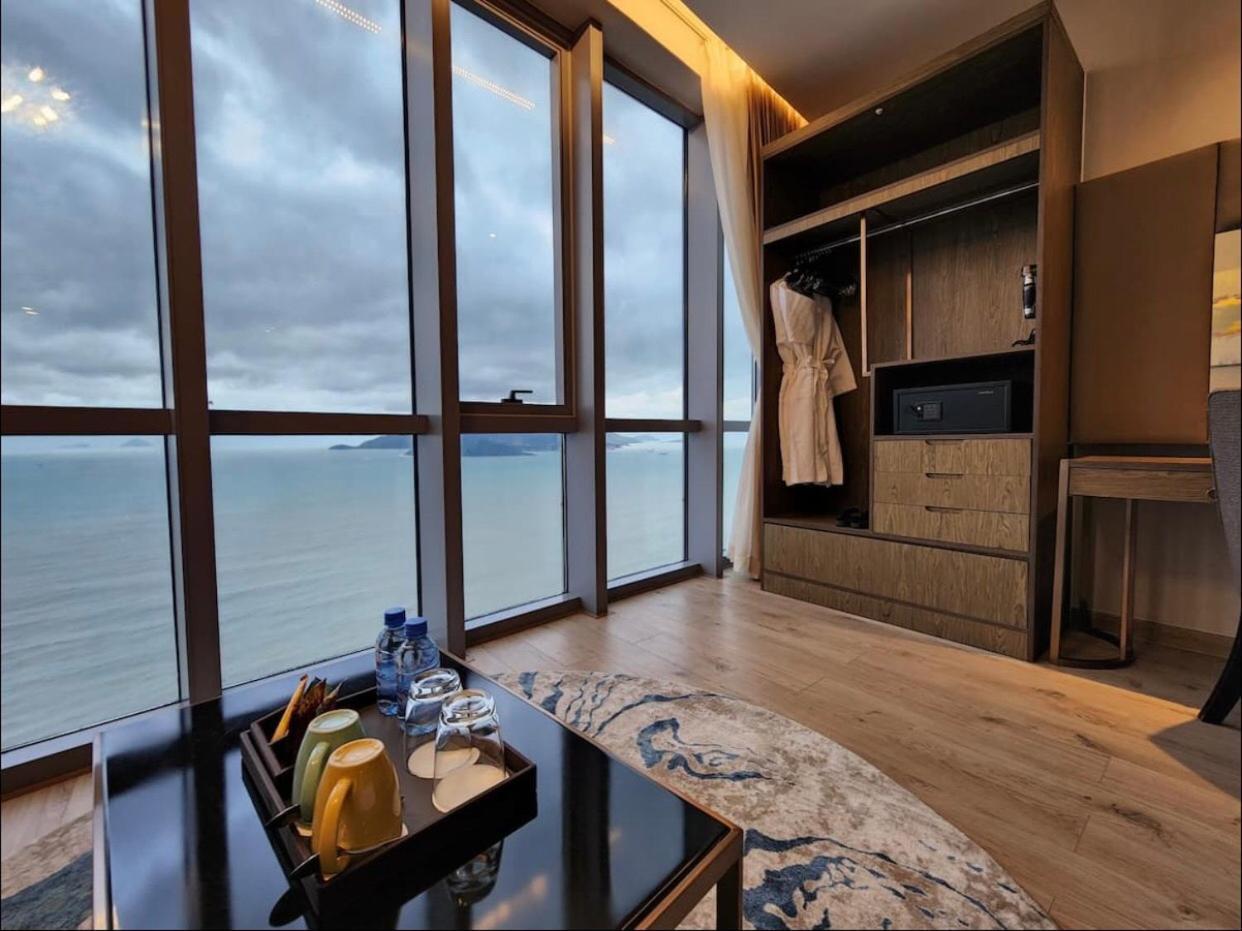 Panorama Oceanfront Suite Nha Trang Exteriér fotografie