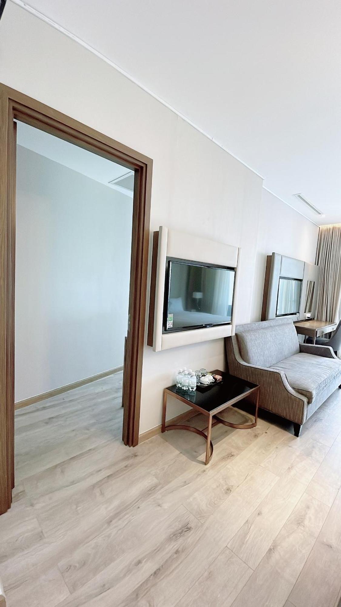 Panorama Oceanfront Suite Nha Trang Exteriér fotografie