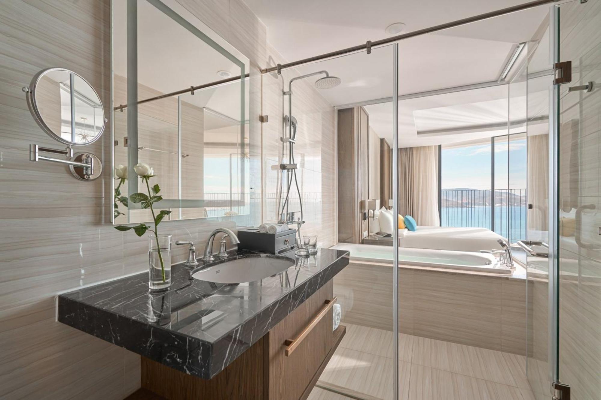 Panorama Oceanfront Suite Nha Trang Exteriér fotografie