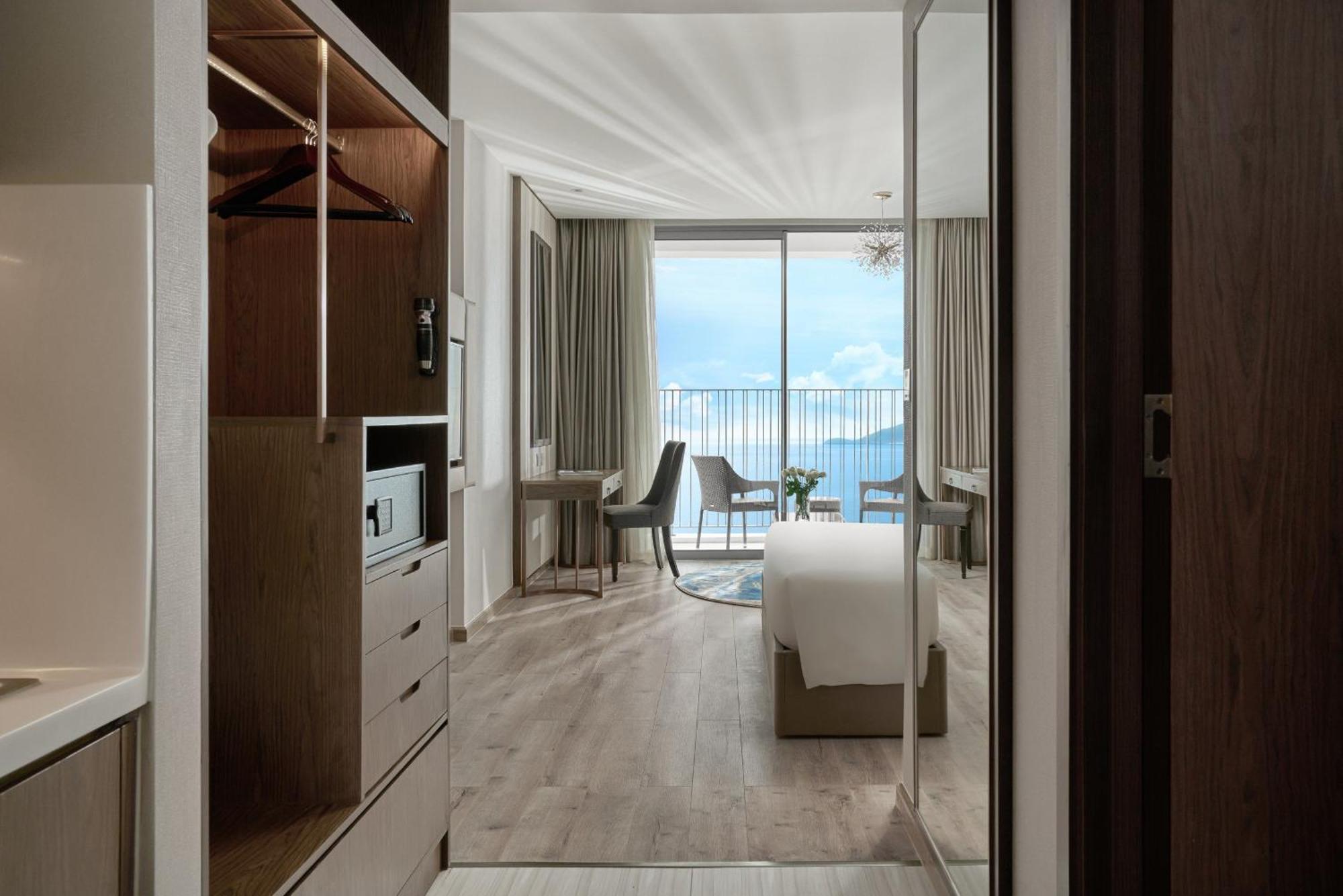Panorama Oceanfront Suite Nha Trang Exteriér fotografie