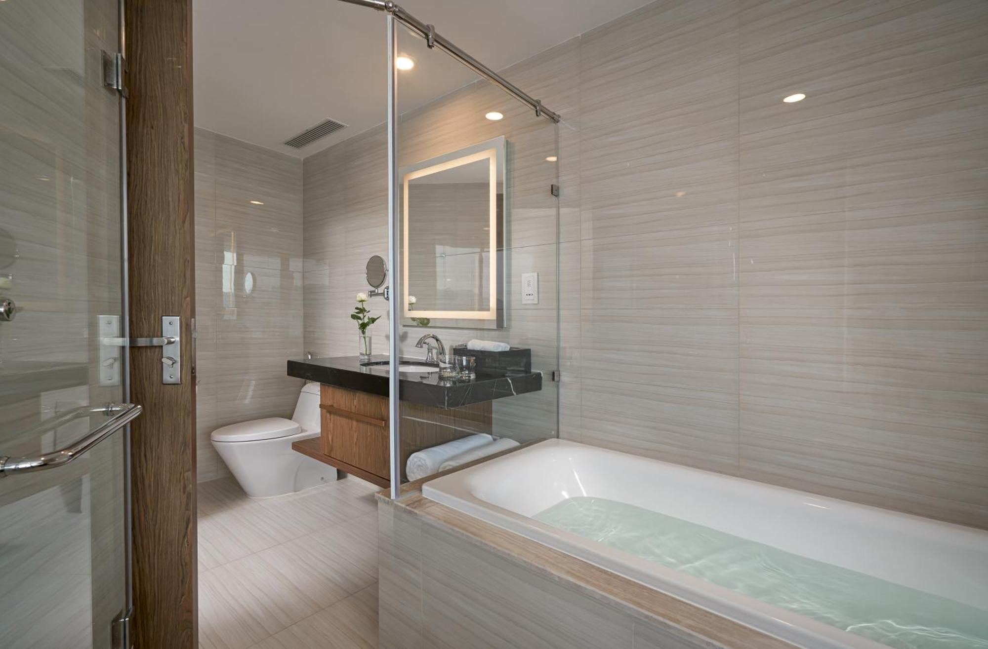 Panorama Oceanfront Suite Nha Trang Exteriér fotografie