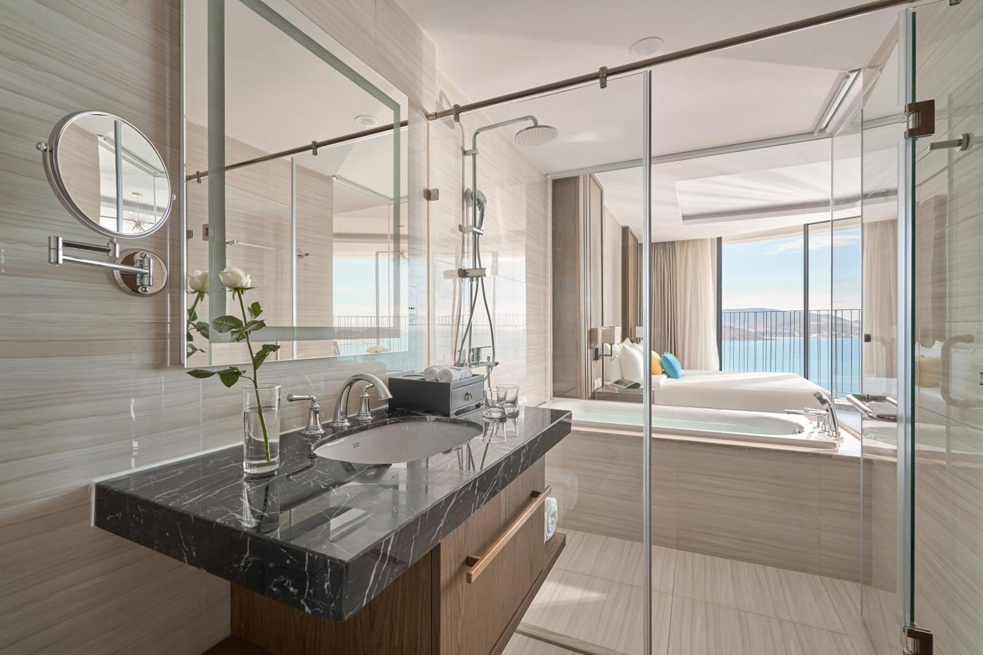 Panorama Oceanfront Suite Nha Trang Exteriér fotografie